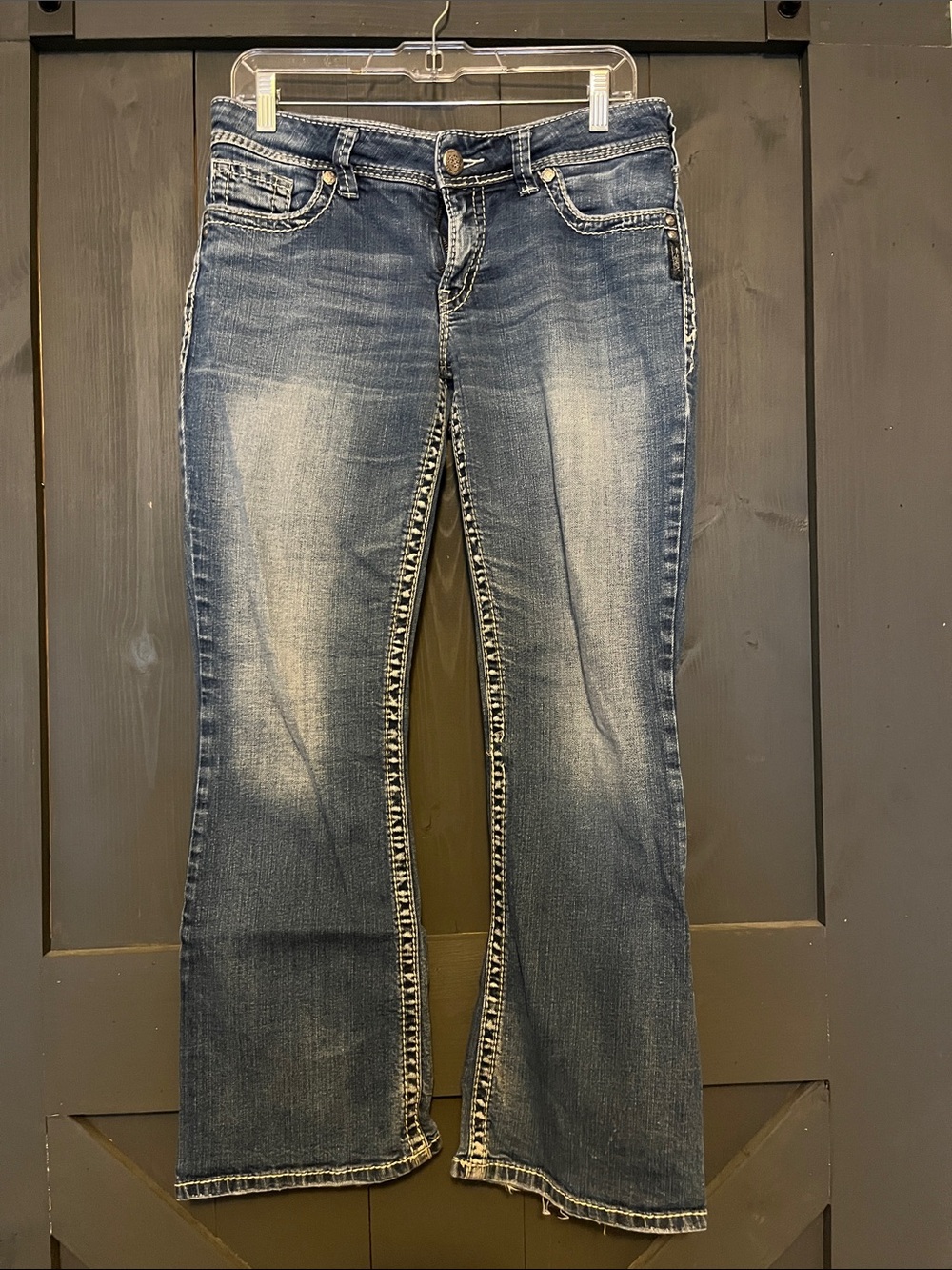 Silver Jeans Women's Flared Jeans in Medium Blue Wash